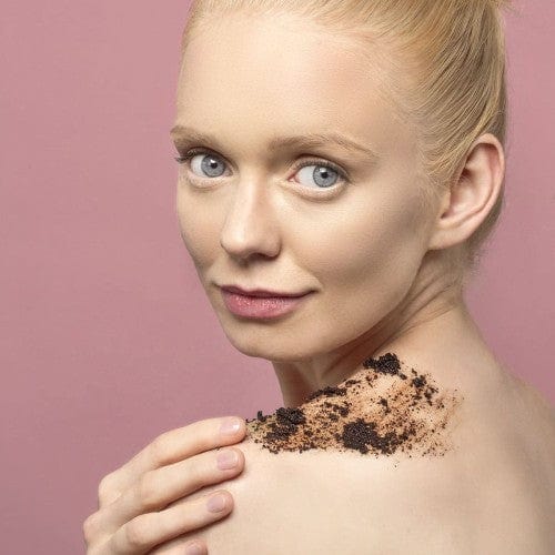 مقشر القهوة بالقهوة والكراميل